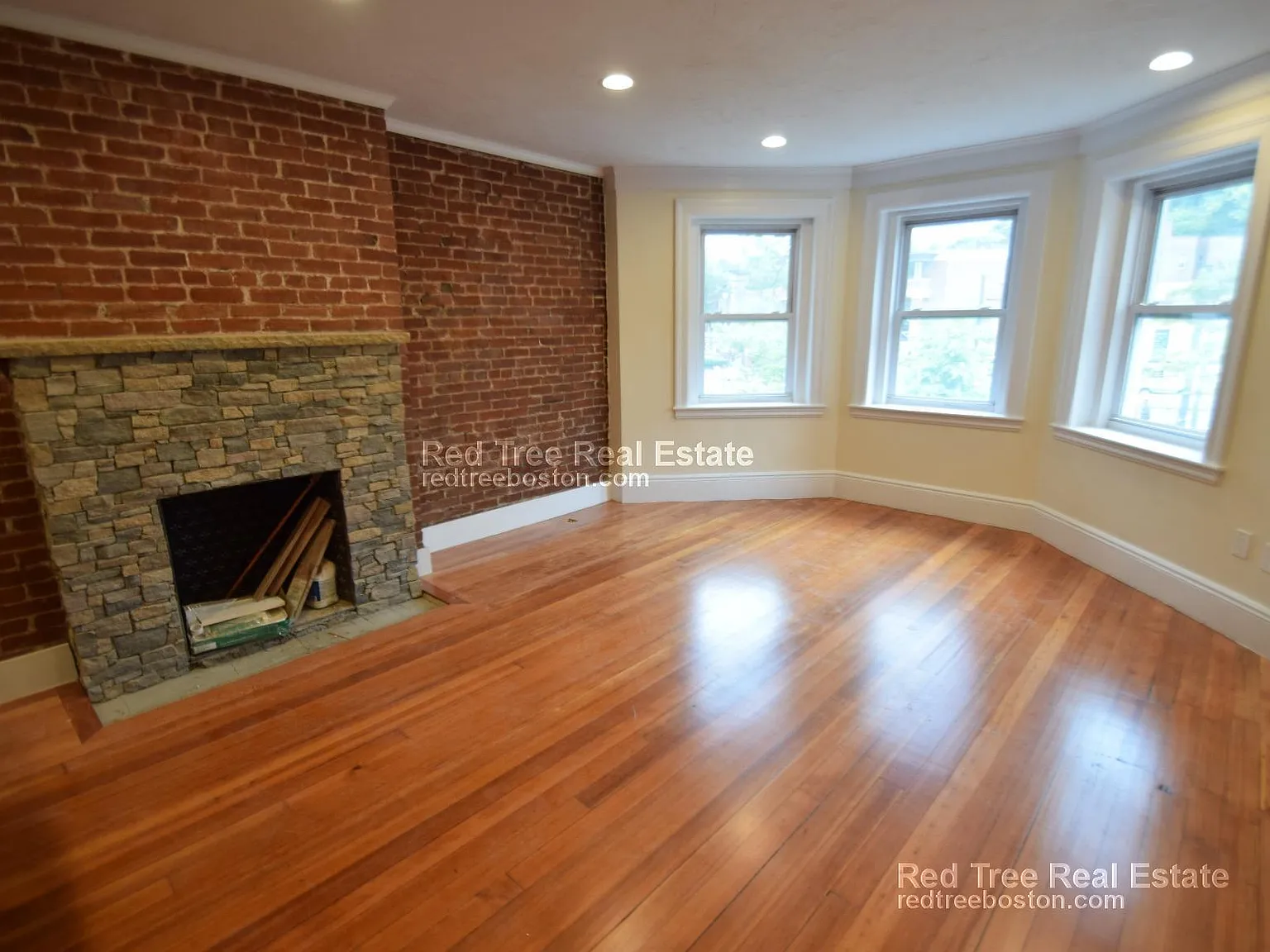 1616 Beacon St — Photo 4