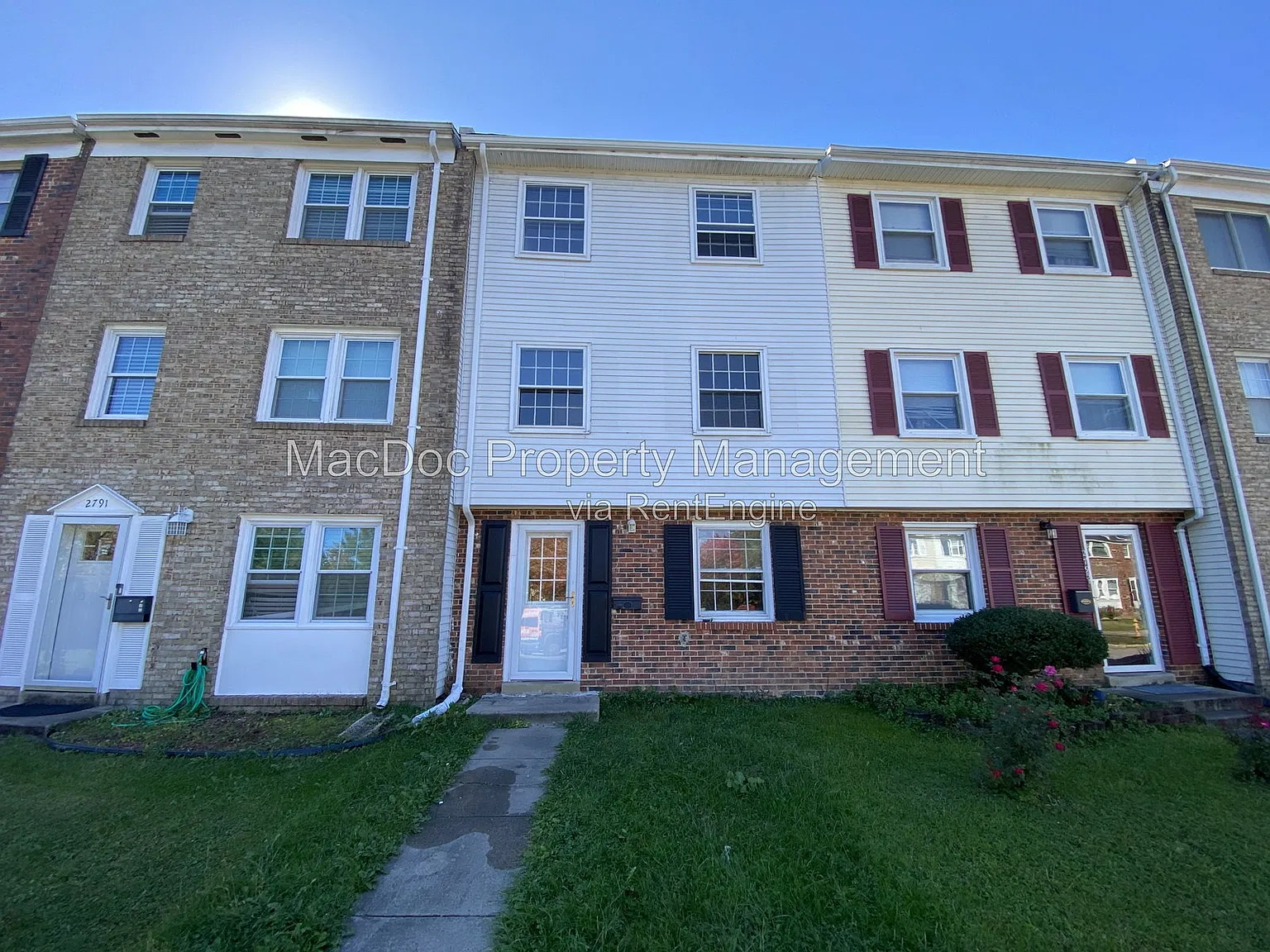 4 bed, 2.0 bath, 1296 sqft, $2,395 — Photo 1