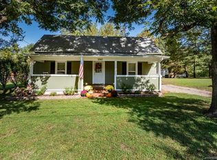 1842 1st Ave NW, Hickory, NC 28601