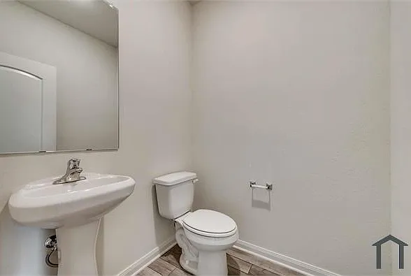 3070 Chillingham Dr — Photo 5