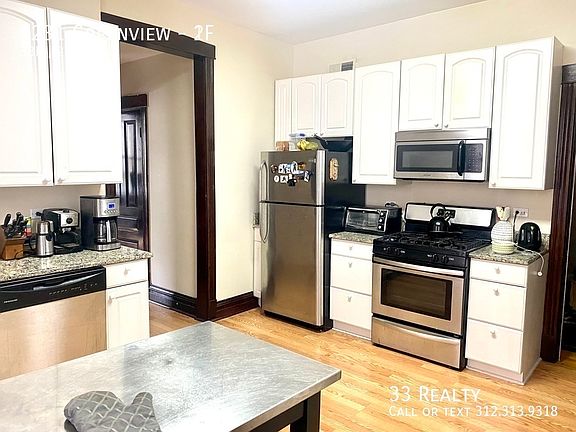 2nd image of 1231 N Greenview Ave #2F