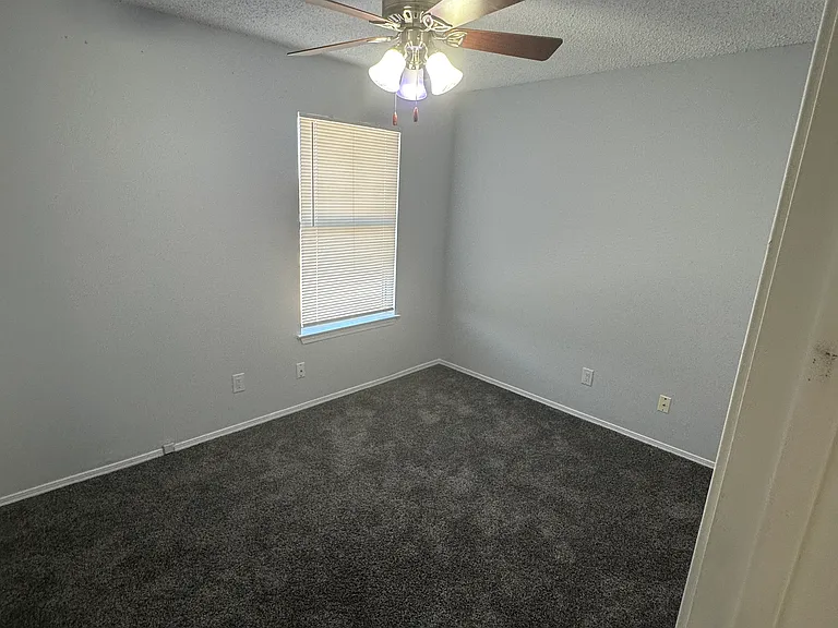 3005 Whisper Oaks Ln #A — Photo 9