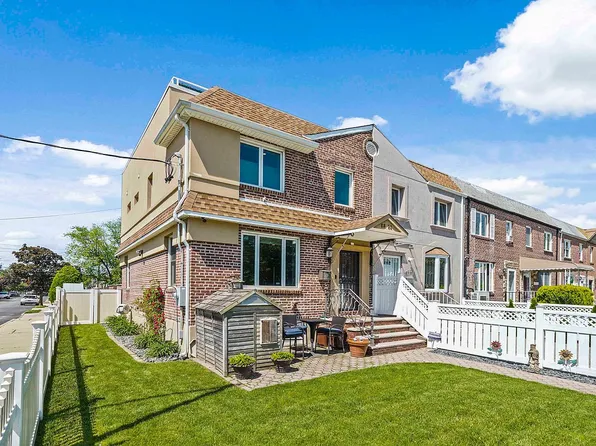 6378 76th St, Flushing, NY 11379