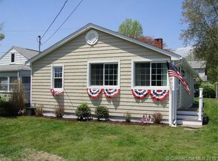 35 Town Beach Rd, Old Saybrook, CT 06475