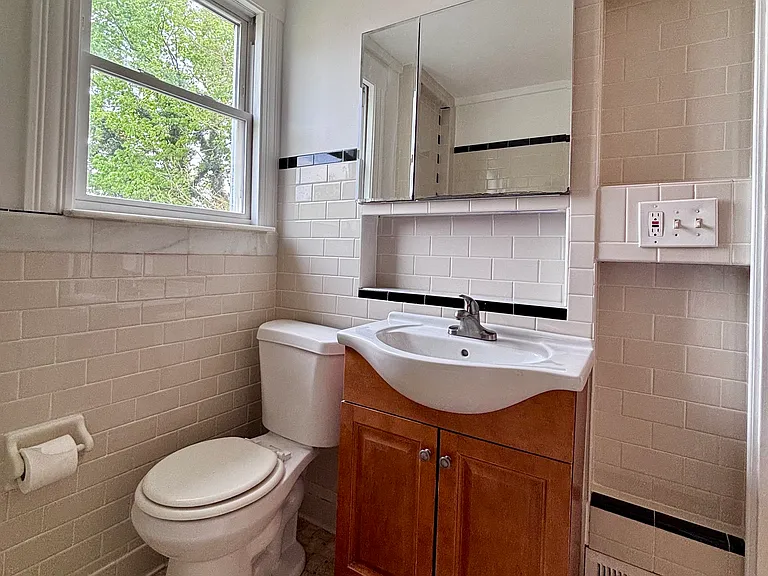 422 Altamont Rd — Photo 12