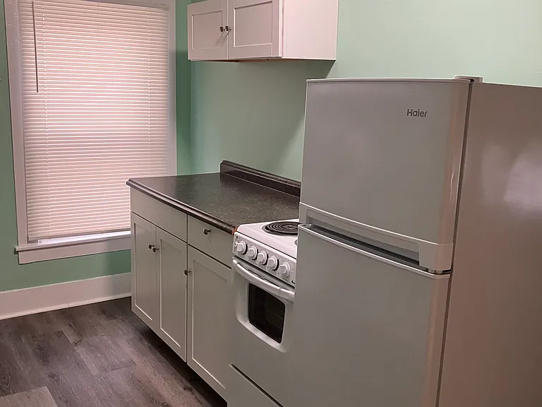 111 S Main St #6 — Photo 1