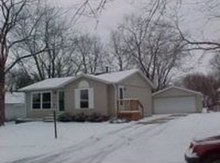 6222 N Jamestown Rd, Peoria, IL 61615