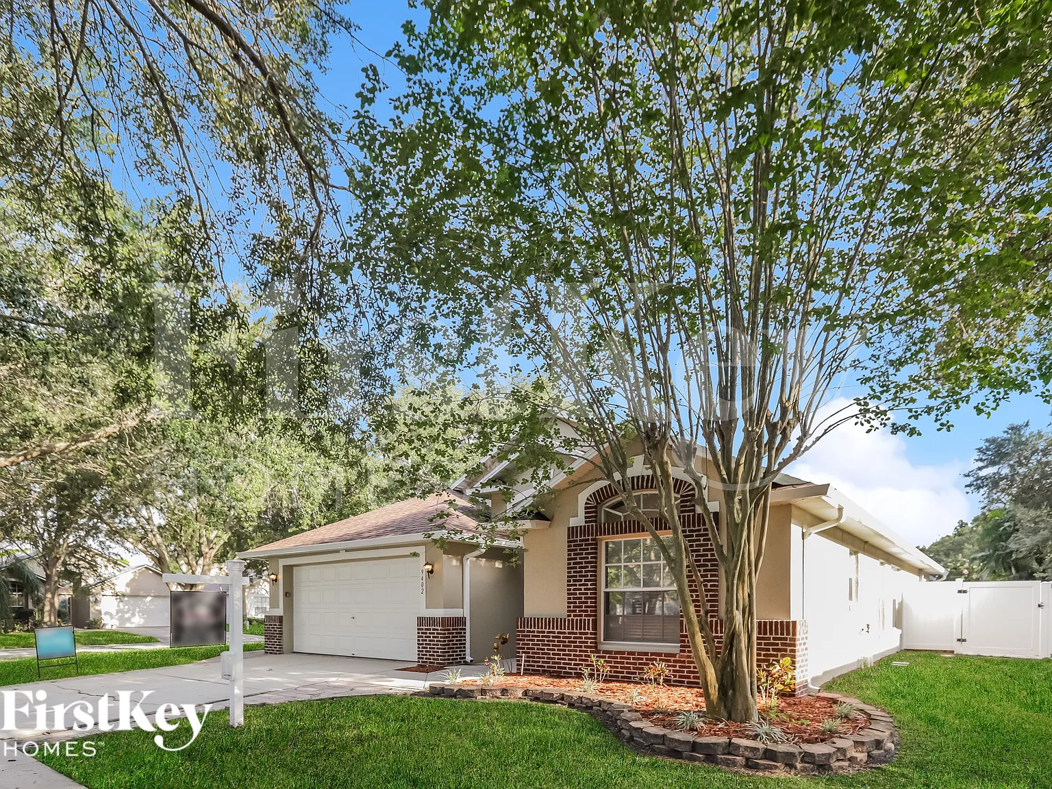 3 bed, 2.0 bath, 2442 sqft, $2,875 — Photo 2