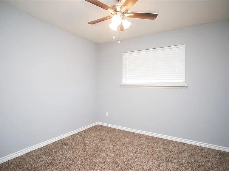 5821 Sunforest Dr — Photo 24