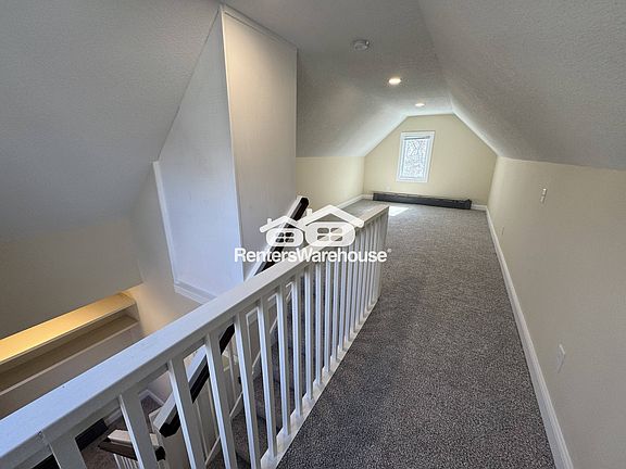 4th image of 718 8th Ave SE Unit 2