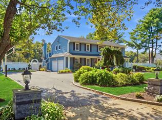24 Quintree Lane, Melville, NY 11747