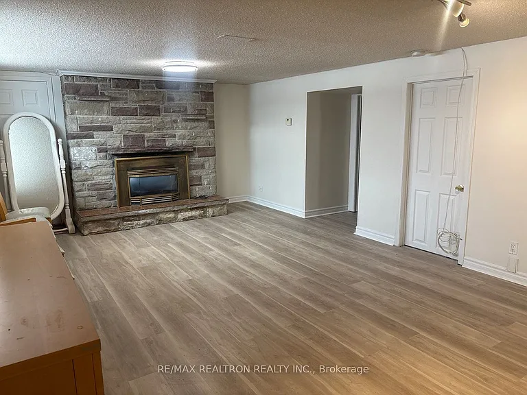 431 Oceanside Ave #A — Photo 5