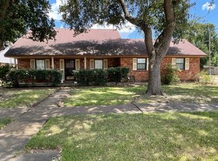 2615 Huckleberry Ln, Pasadena, TX 77502