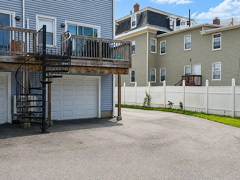 118 Portland St #1 — Photo 15