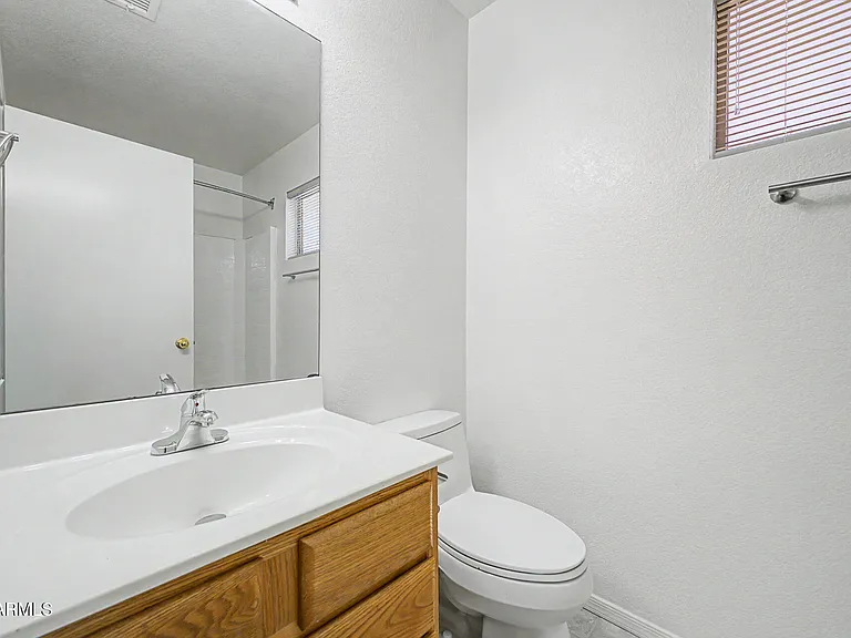 3311 E San Angelo Ave — Photo 19