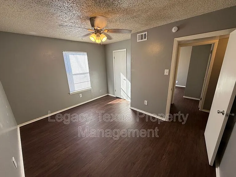 1714 Short St #A — Photo 7