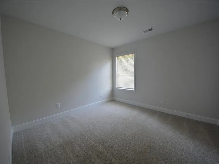 547 Hellen Valley Dr — Photo 40