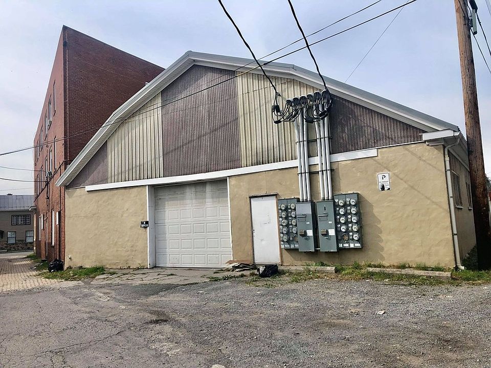 2nd image of 31 Chestnut St