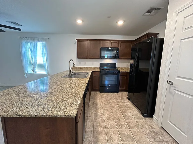 4552 Dover Straight St — Photo 5