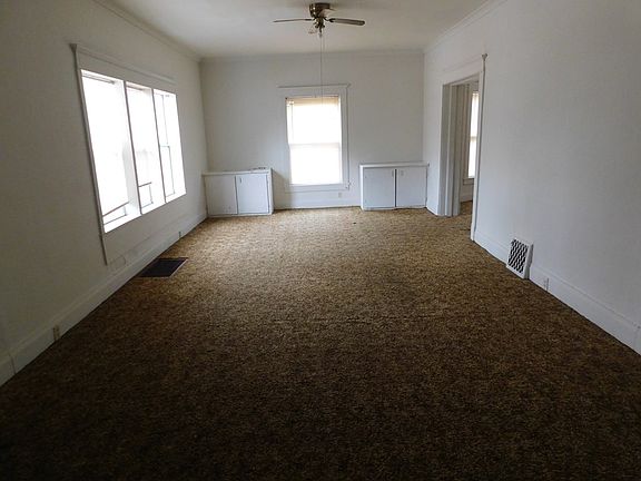 3rd image of 1714 S Olive St