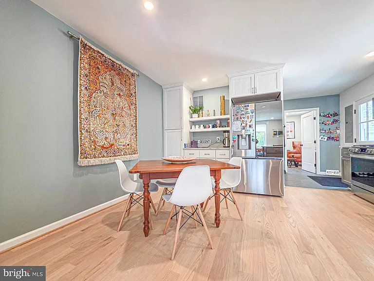 302 E Custis Ave #A — Photo 6