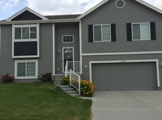 21312 Flagstone Dr, Gretna, NE 68028