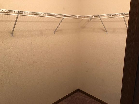 5th image of 10351 Draycott Ave