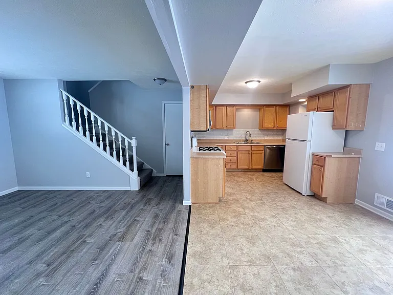 141 Fontenelle St SE — Photo 4