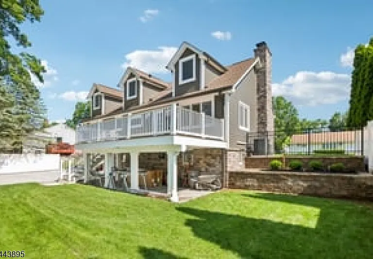 50 Lincoln Pl — Photo 16