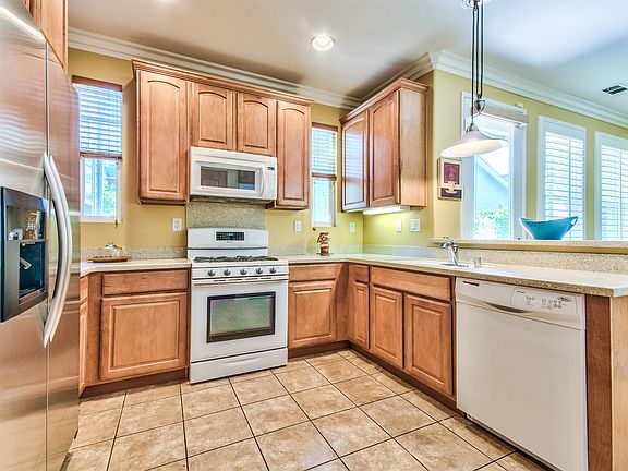 light and bright kitchen