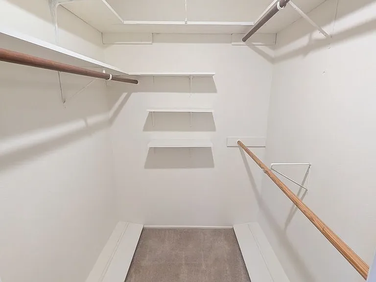 976 Sunmeadow Dr — Photo 20