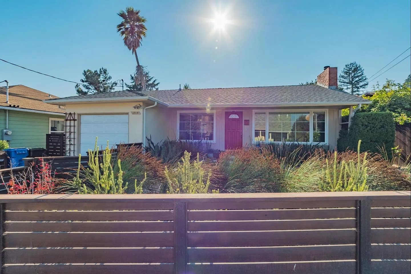1715 Bay St photo 1