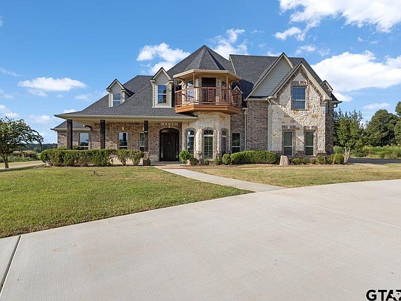 2nd image of 7820 Molina Dr
