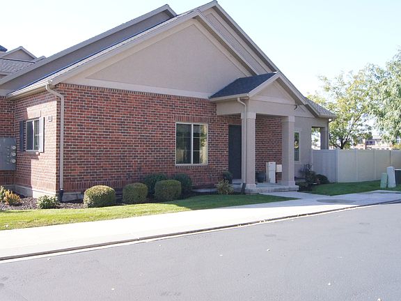 3rd image of 130 E Backhand Ln Unit 28