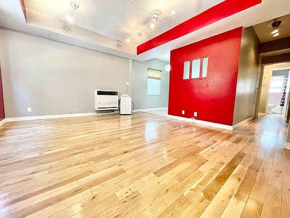 5th image of 1054 S Cloverdale Ave #1