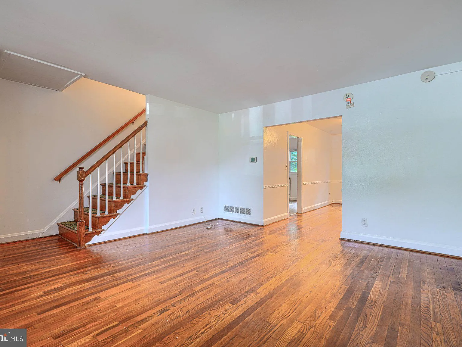 3 bed, 1.0 bath, 1452 sqft, $1,950 — Photo 4
