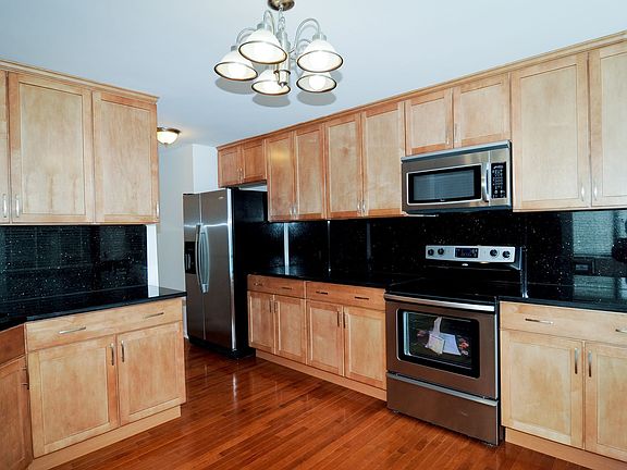 3rd image of 1555 N Astor St APT 17SE