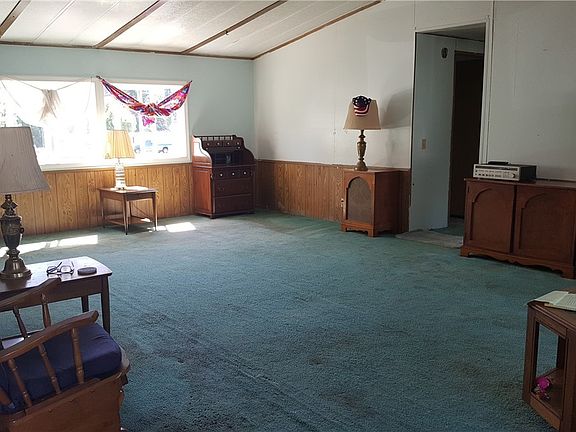 Spacious huge Living Room 