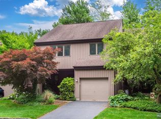34 Windmill Dr, Morristown, NJ 07960