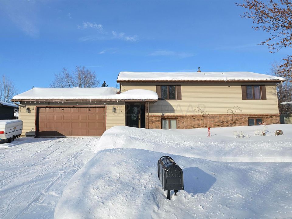 1st image of 244 11th Ave E