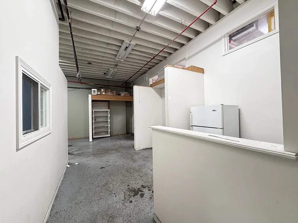 Attractive Studio, 1 Bath at Albany + Ohio (East Garfield Park) — Photo 4