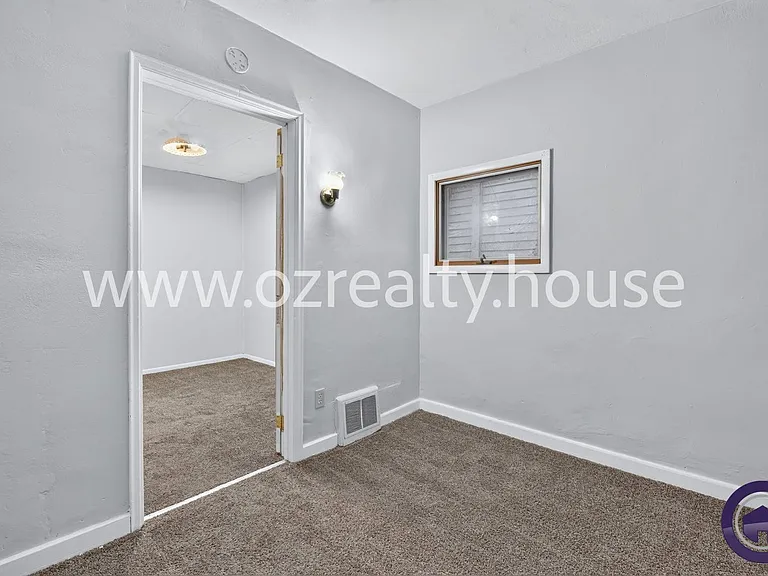 1019 Coventry Ave — Photo 10