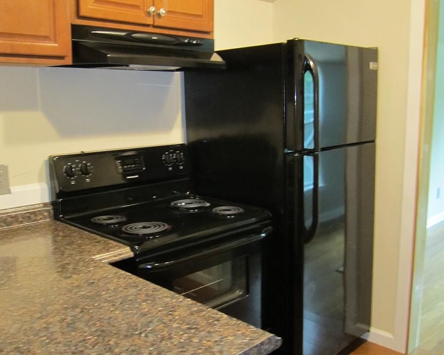 Full Size Range/Oven and Fridge