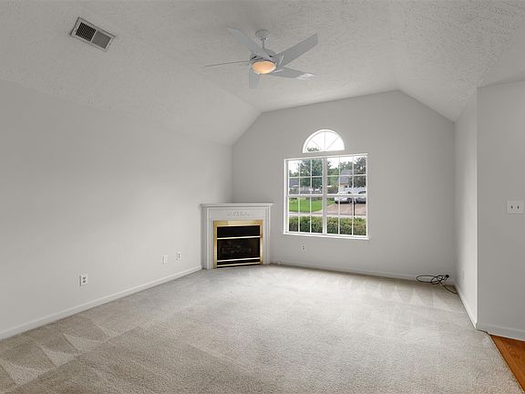 5th image of 87 Scottland Dr