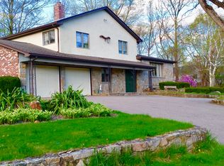 90 Gaffney Rd, Dedham, MA 02026