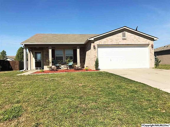 3rd image of 106 Coach Glen Ln