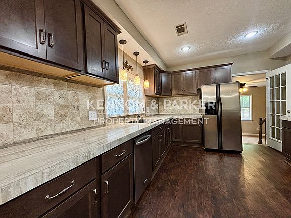3rd image of 503 Lake Condy Rd