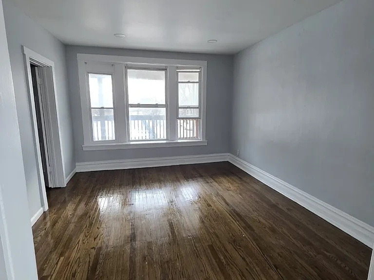 2704 E 77th St #2W — Photo 12