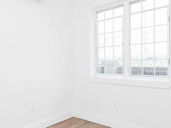 3rd image of 1540 Putnam Ave #1F