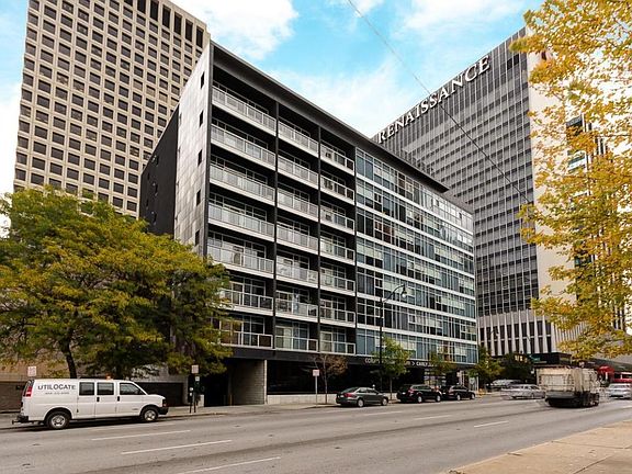 3rd image of 100 E Gay St Unit 806